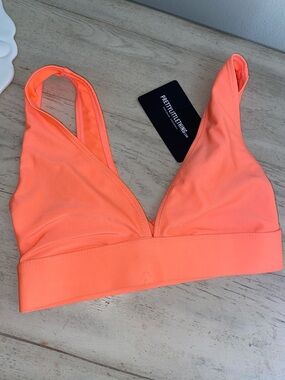 New Pretty Little Thing, Coral 🪸 color cute bikini top, casual, size 2